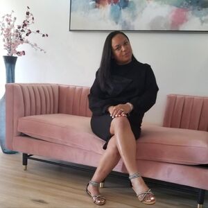 Meet your Posher, Crystal